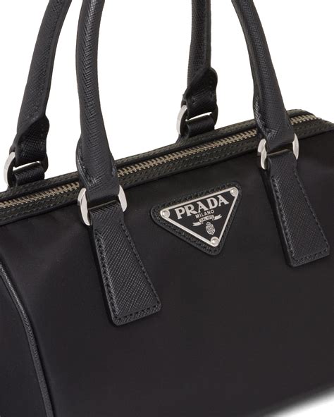 bolsos grandes prada|bolsas Prada originales precios.